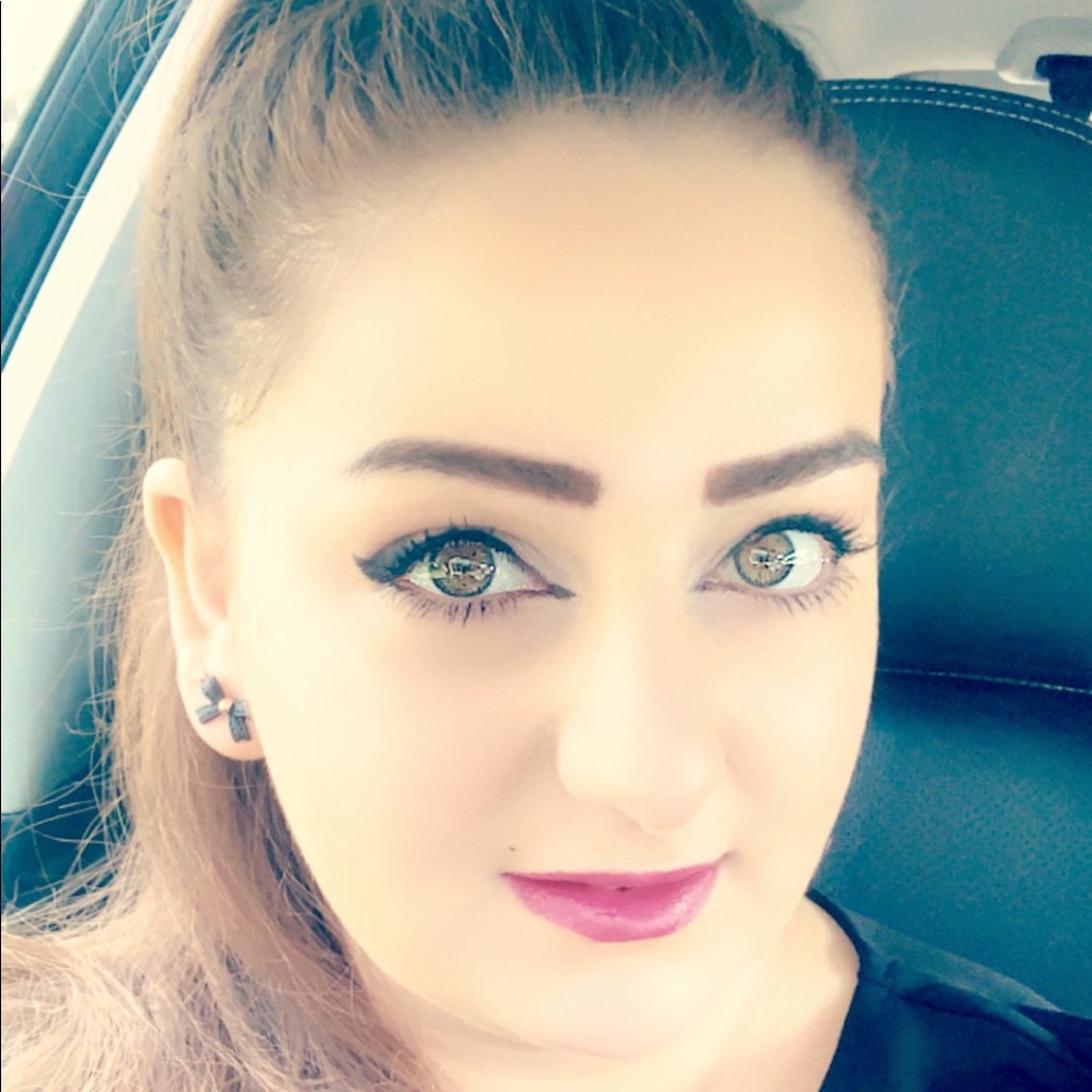 Meet your Posher, Nour